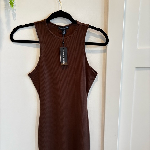 PrettyLittleThing Chocolate Brown Ribbed Racer Back Midi Dress NWT Size US 2 - Picture 3 of 11